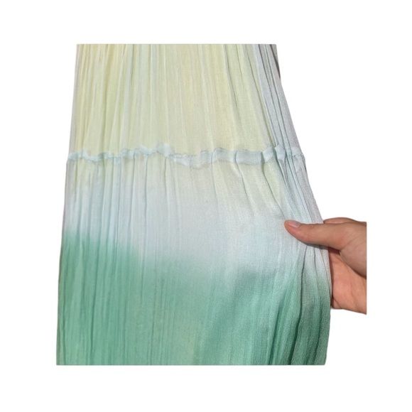 Letarte Ombre Layered Chiffon Halter Dress - Picture 9 of 13
